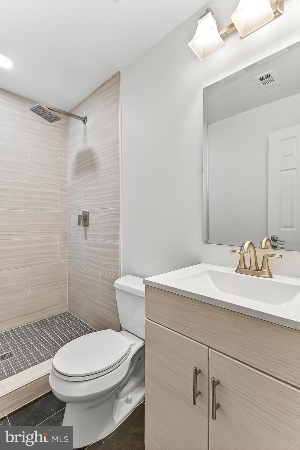 674 GATEWAY DRIVE SE 709