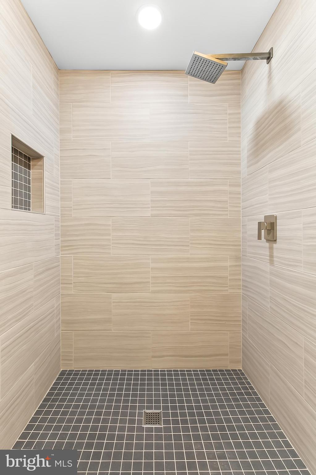 674 GATEWAY DRIVE SE 709