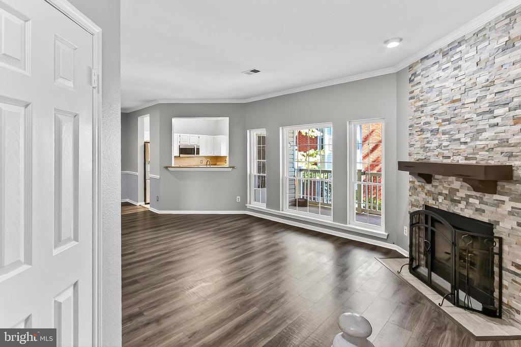674 GATEWAY DRIVE SE 709