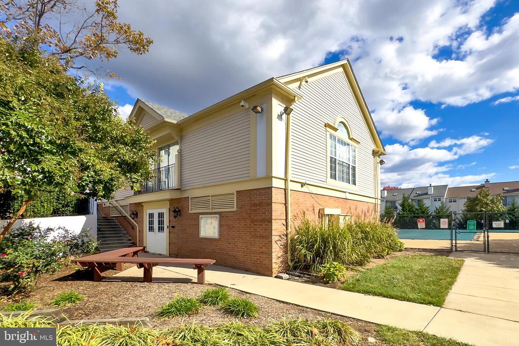 120 PROSPERITY AVENUE SE E