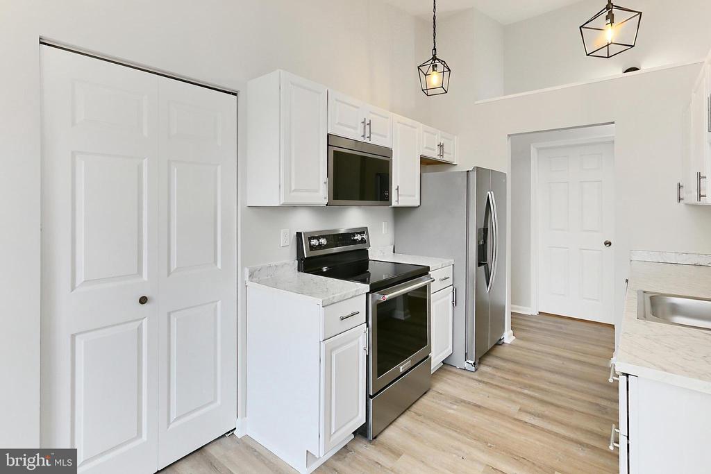 9552 Cannoneer Ct, #403