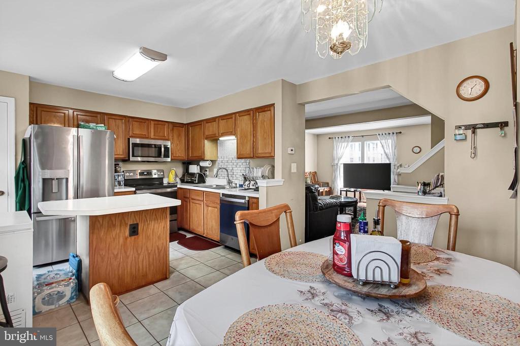 8602 WALCOTT COURT
