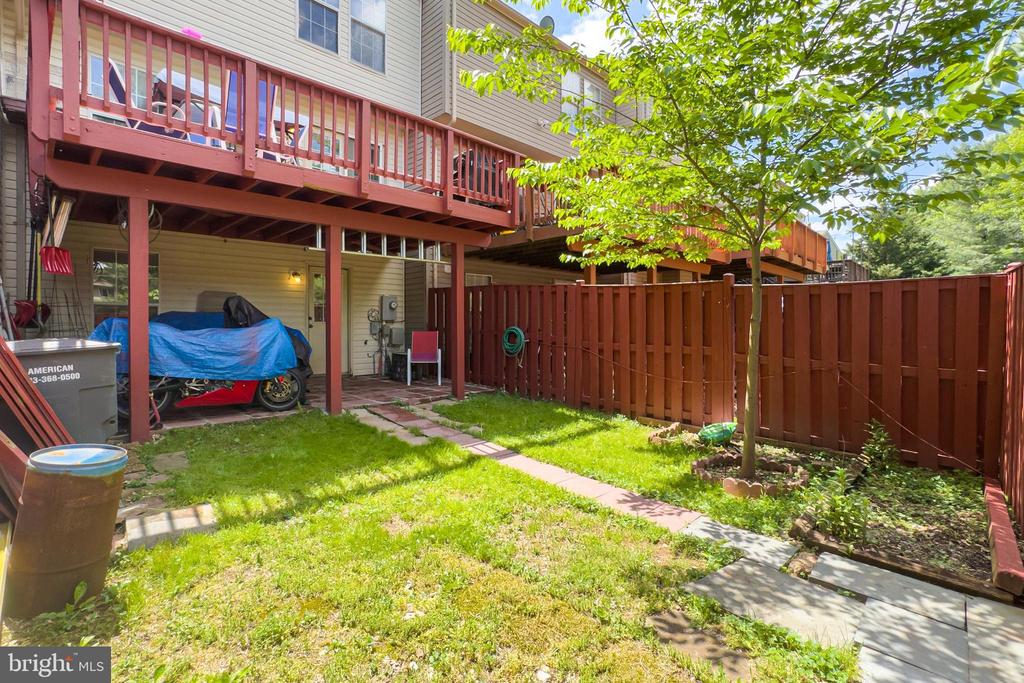 8602 WALCOTT COURT