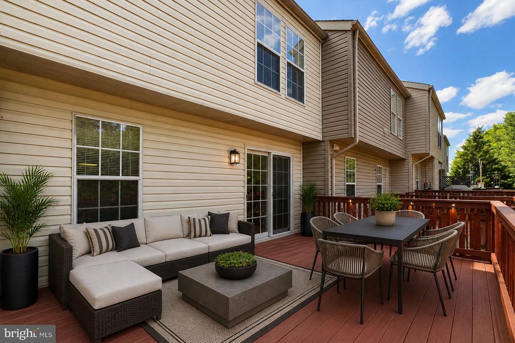 8602 WALCOTT COURT