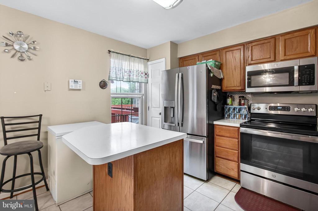 8602 WALCOTT COURT
