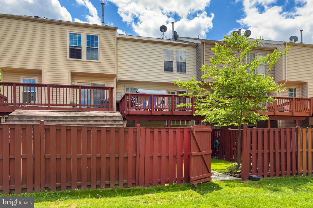8602 WALCOTT COURT