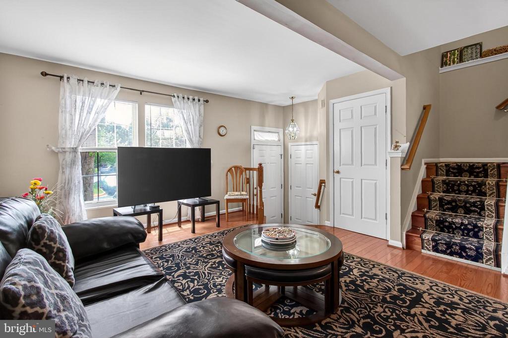 8602 WALCOTT COURT