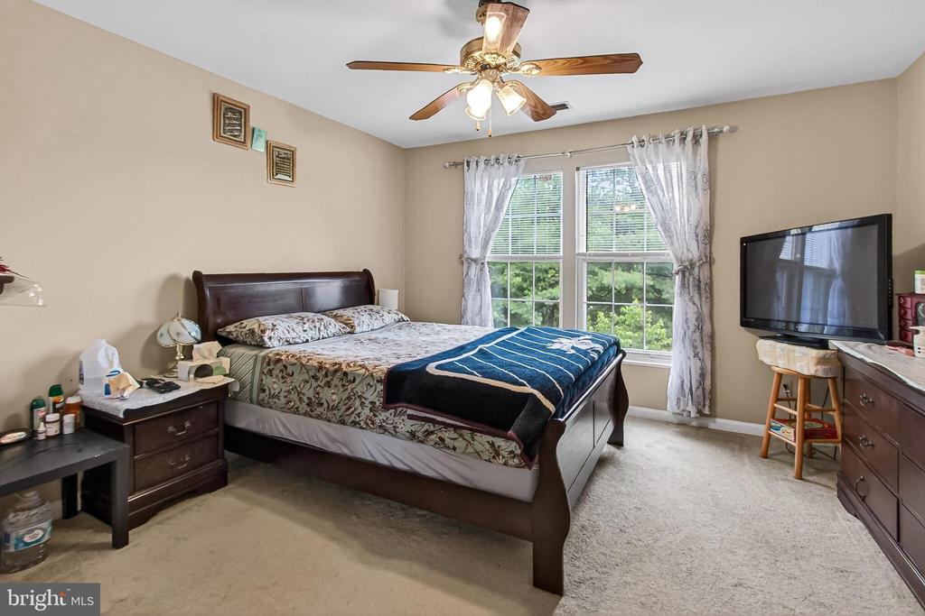8602 WALCOTT COURT