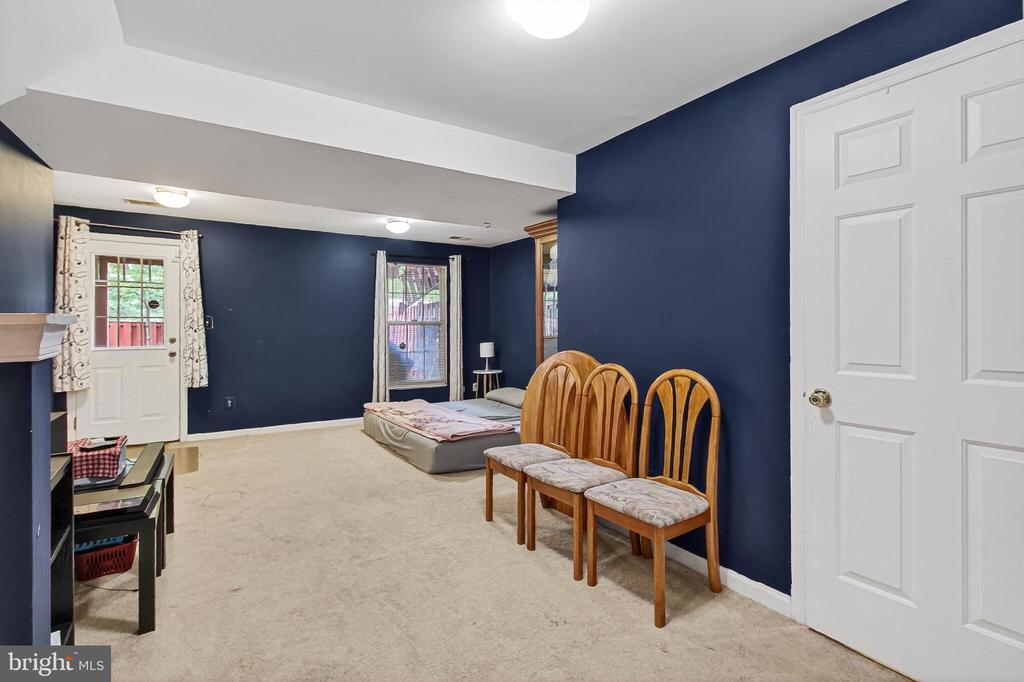 8602 WALCOTT COURT