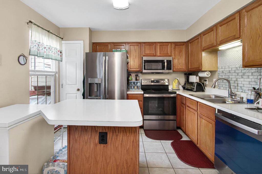 8602 WALCOTT COURT