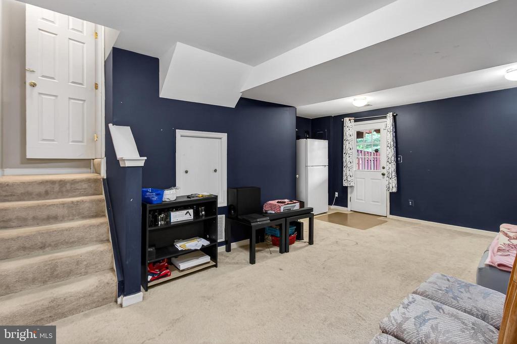 8602 WALCOTT COURT