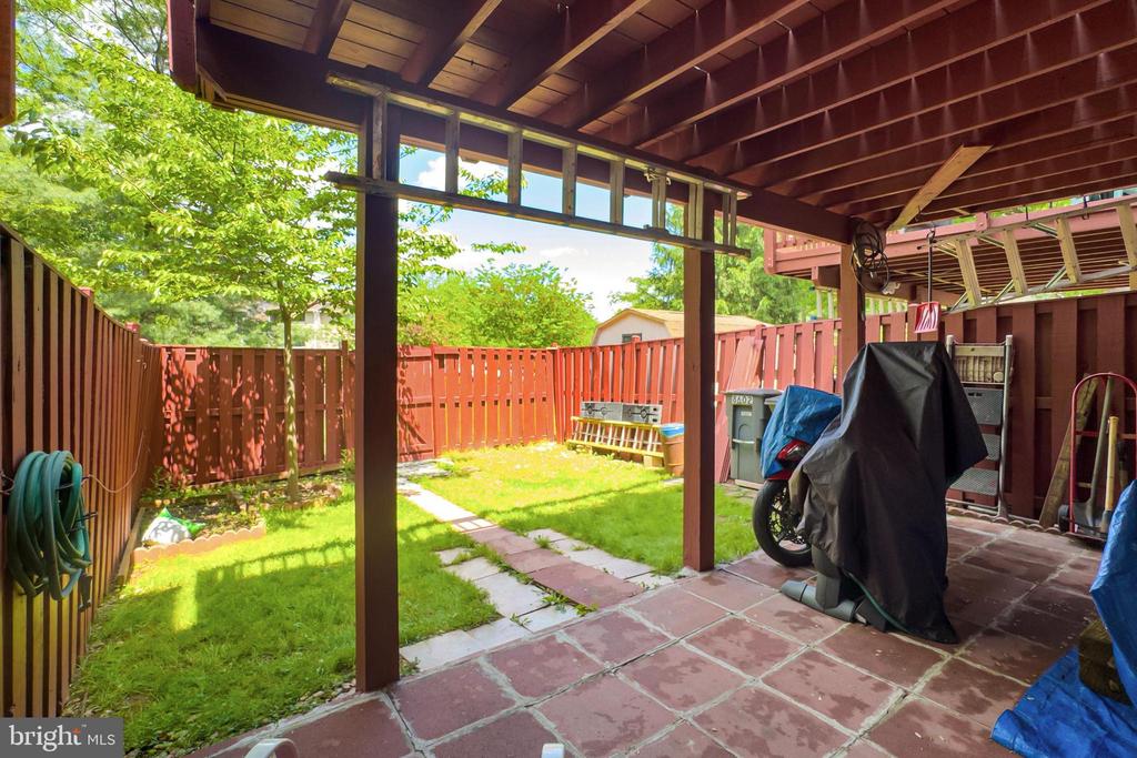 8602 WALCOTT COURT