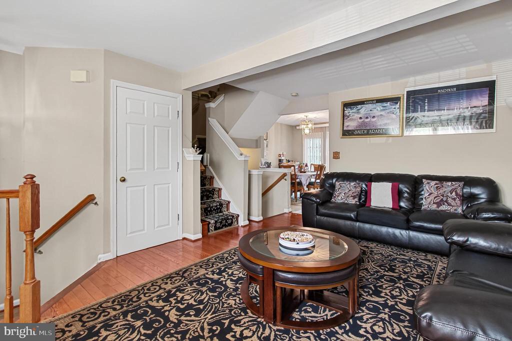 8602 WALCOTT COURT