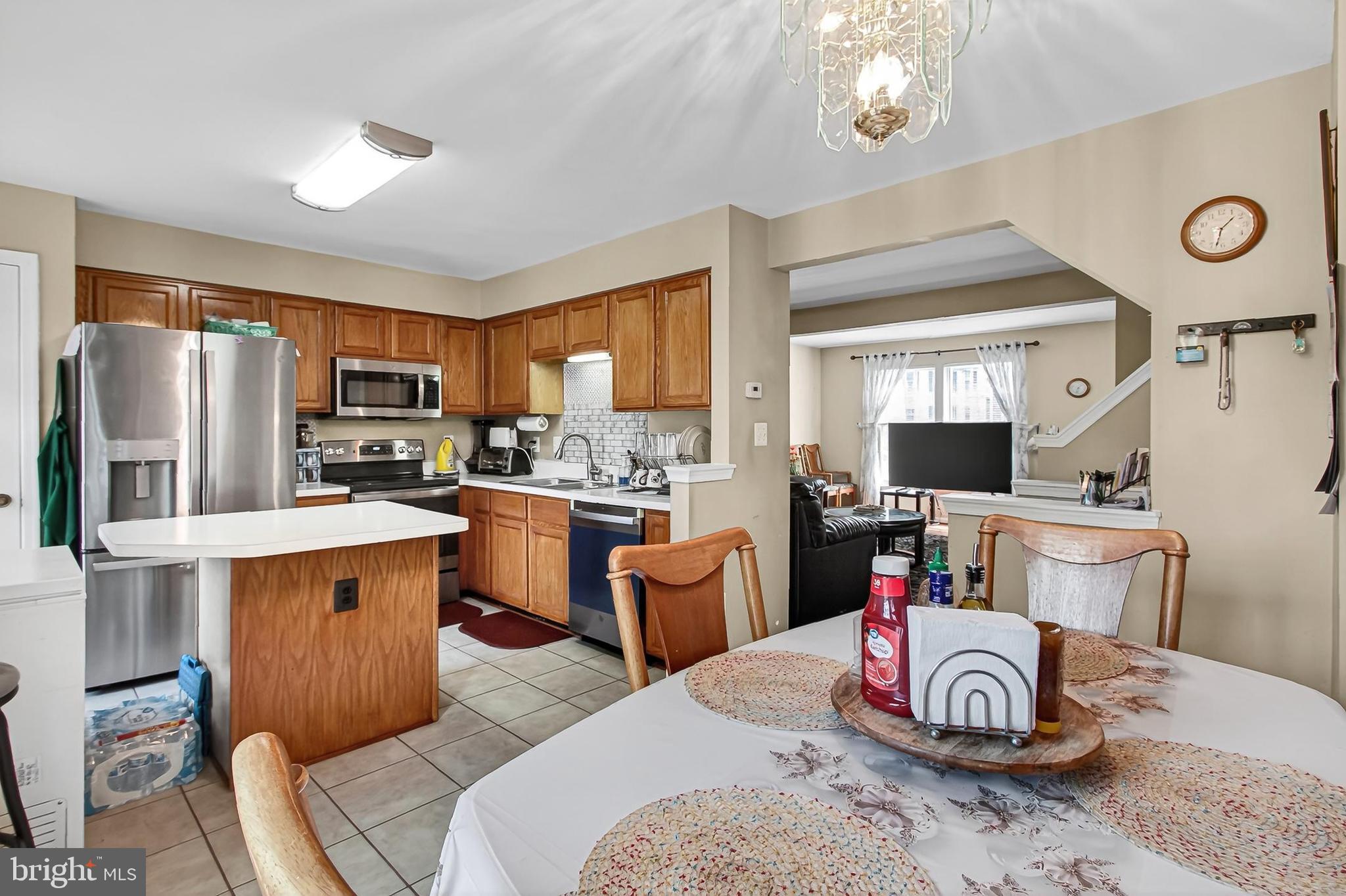 8602 WALCOTT COURT