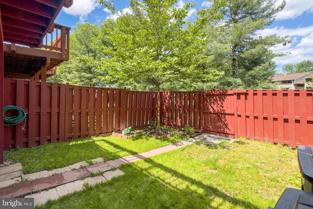 8602 WALCOTT COURT
