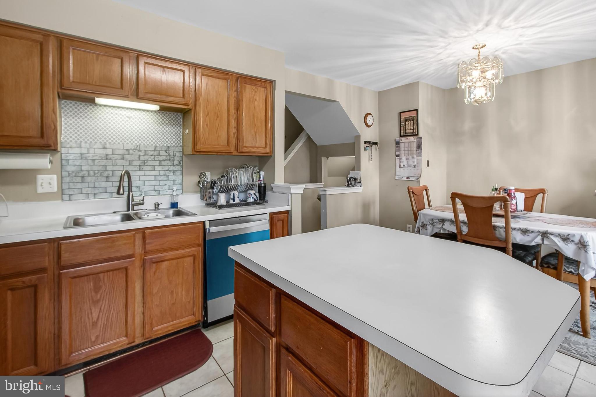 8602 WALCOTT COURT