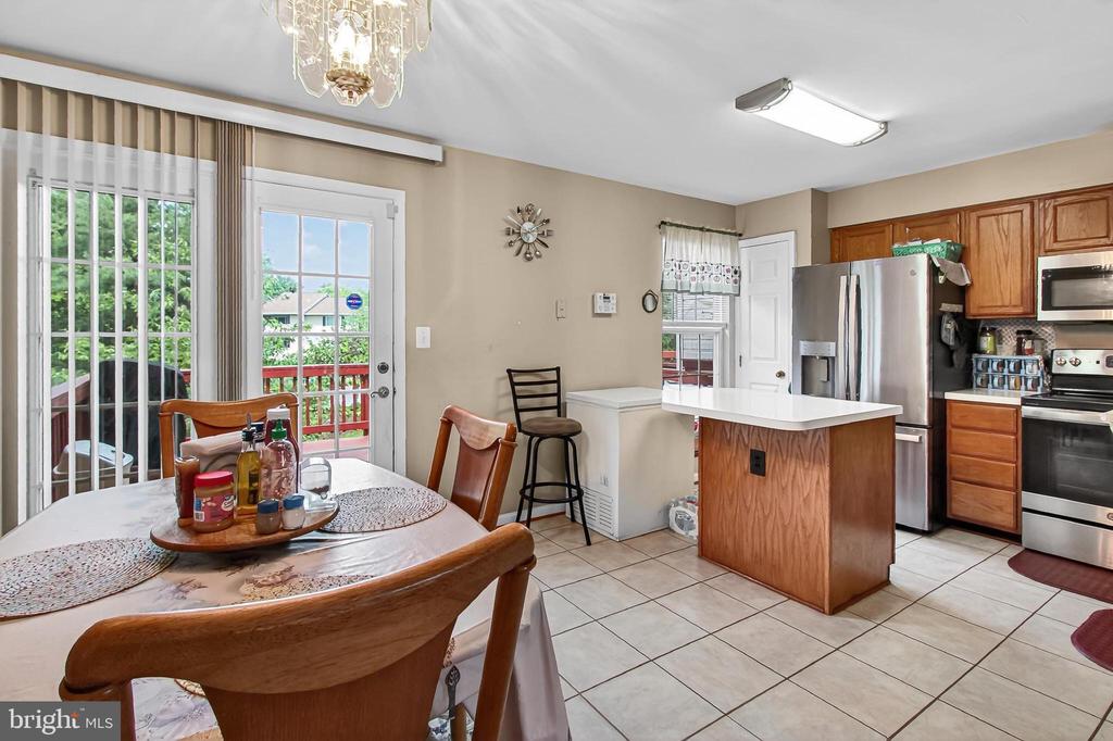 8602 WALCOTT COURT