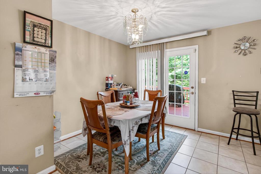 8602 WALCOTT COURT