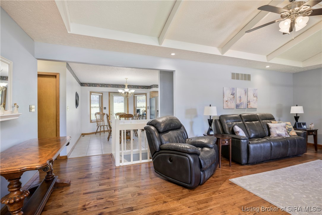 6415 Meadow Oak Drive