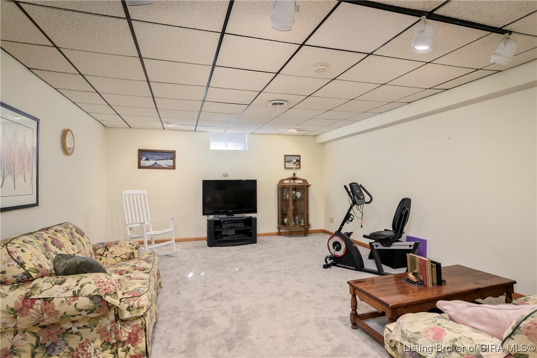 6415 Meadow Oak Drive