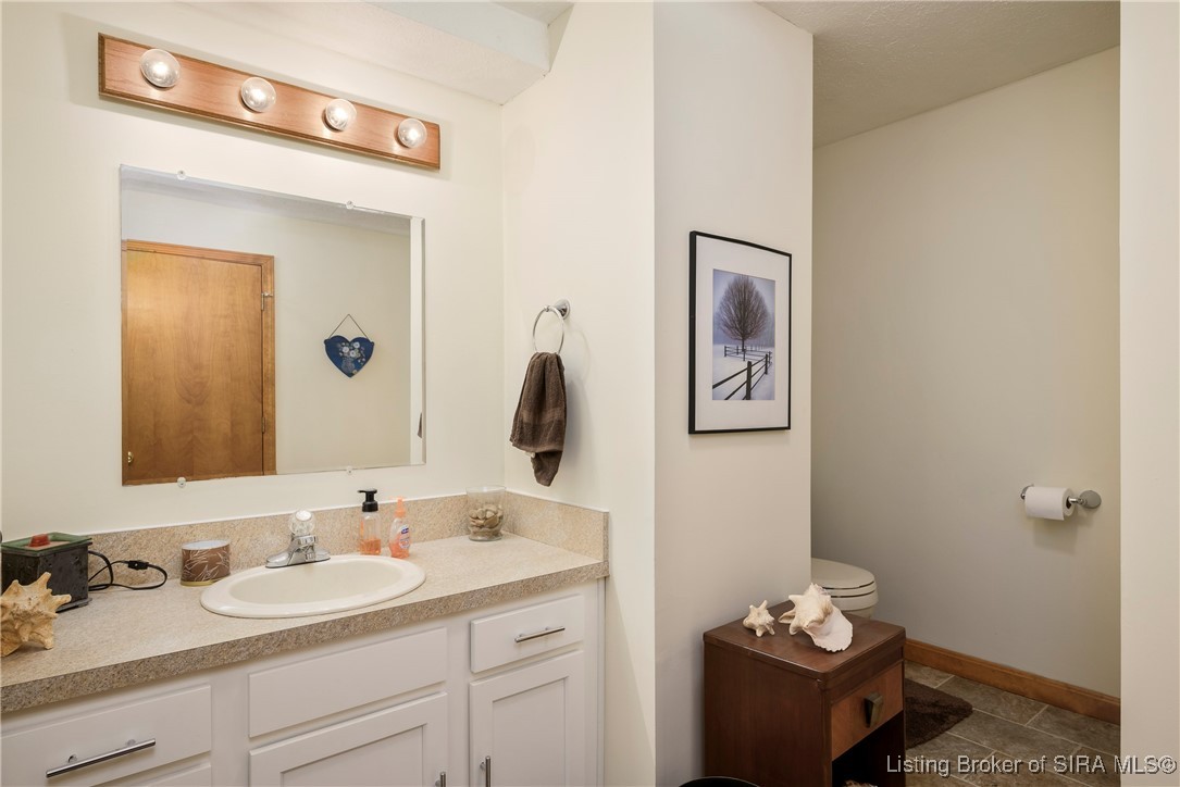 6415 Meadow Oak Drive