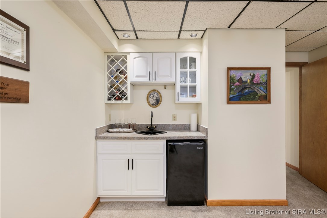 6415 Meadow Oak Drive