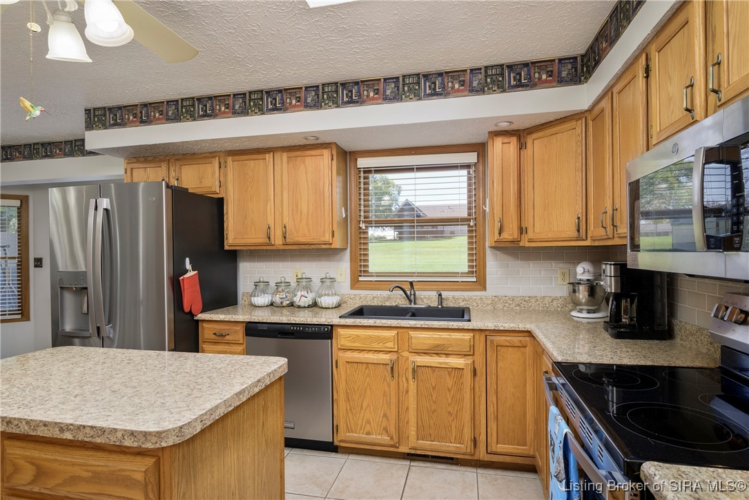 6415 Meadow Oak Drive