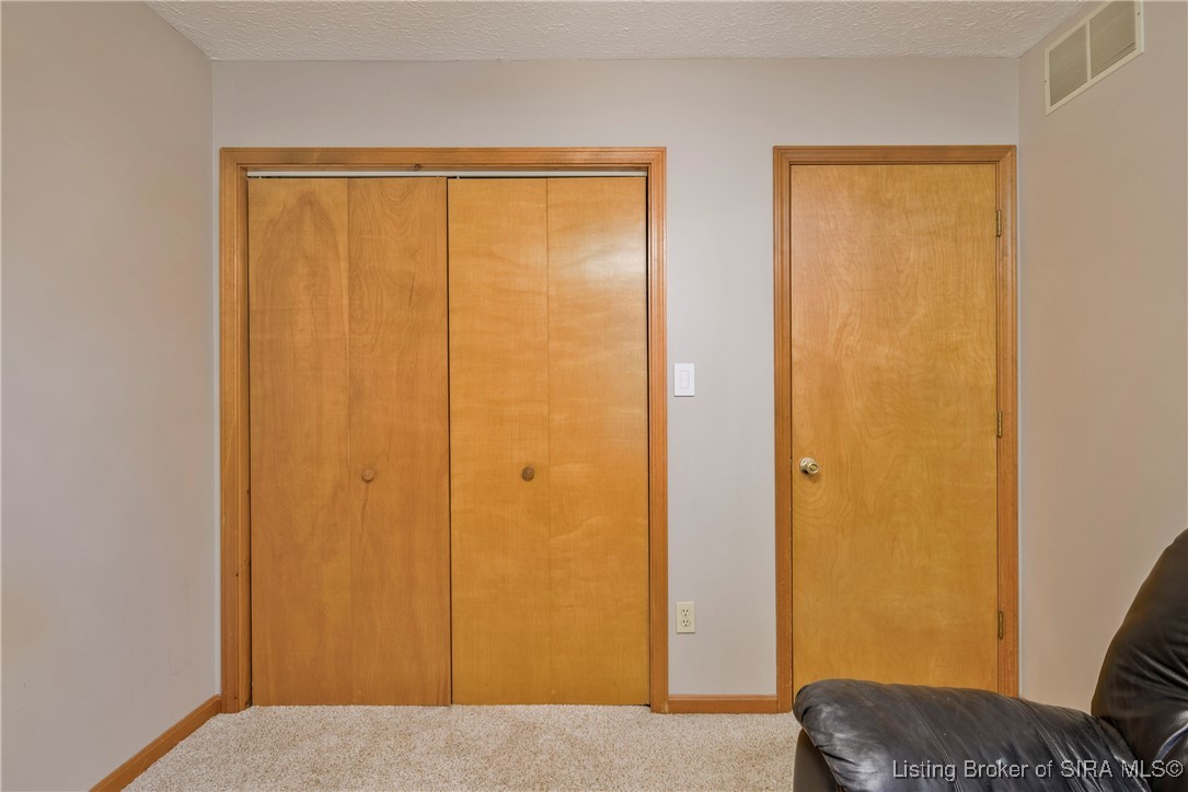 6415 Meadow Oak Drive