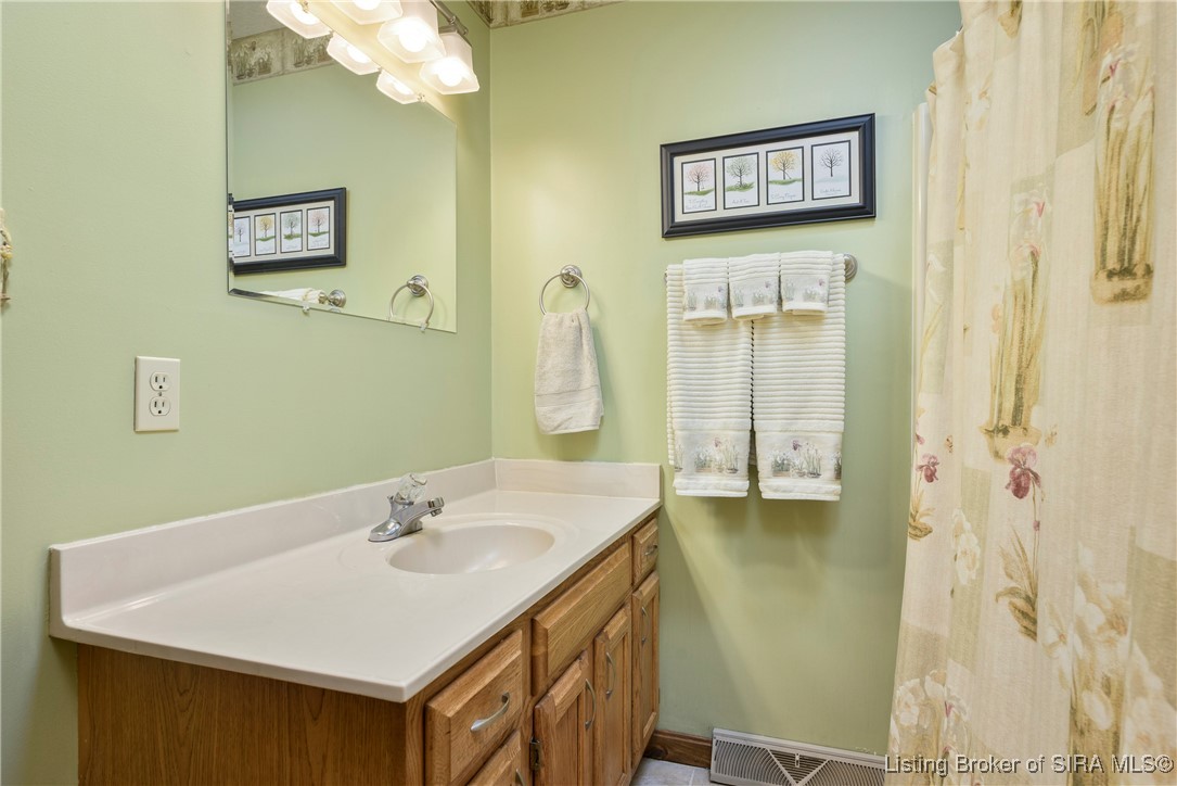 6415 Meadow Oak Drive