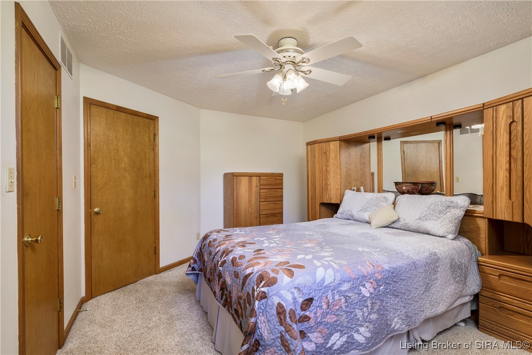 6415 Meadow Oak Drive