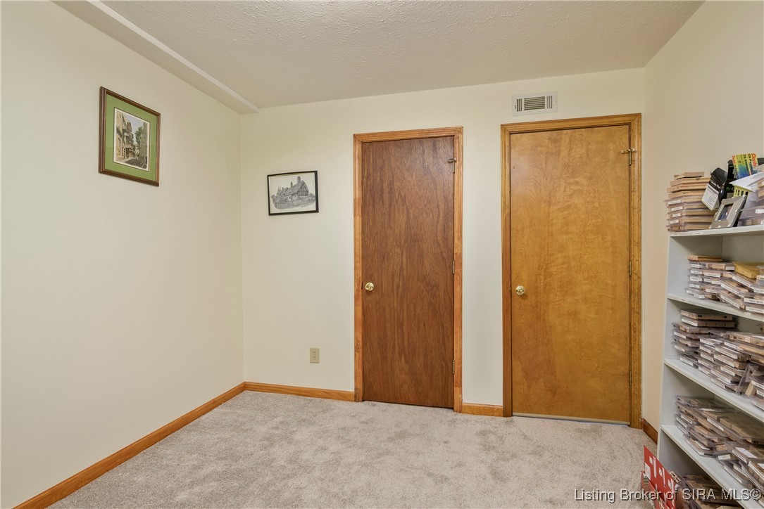 6415 Meadow Oak Drive