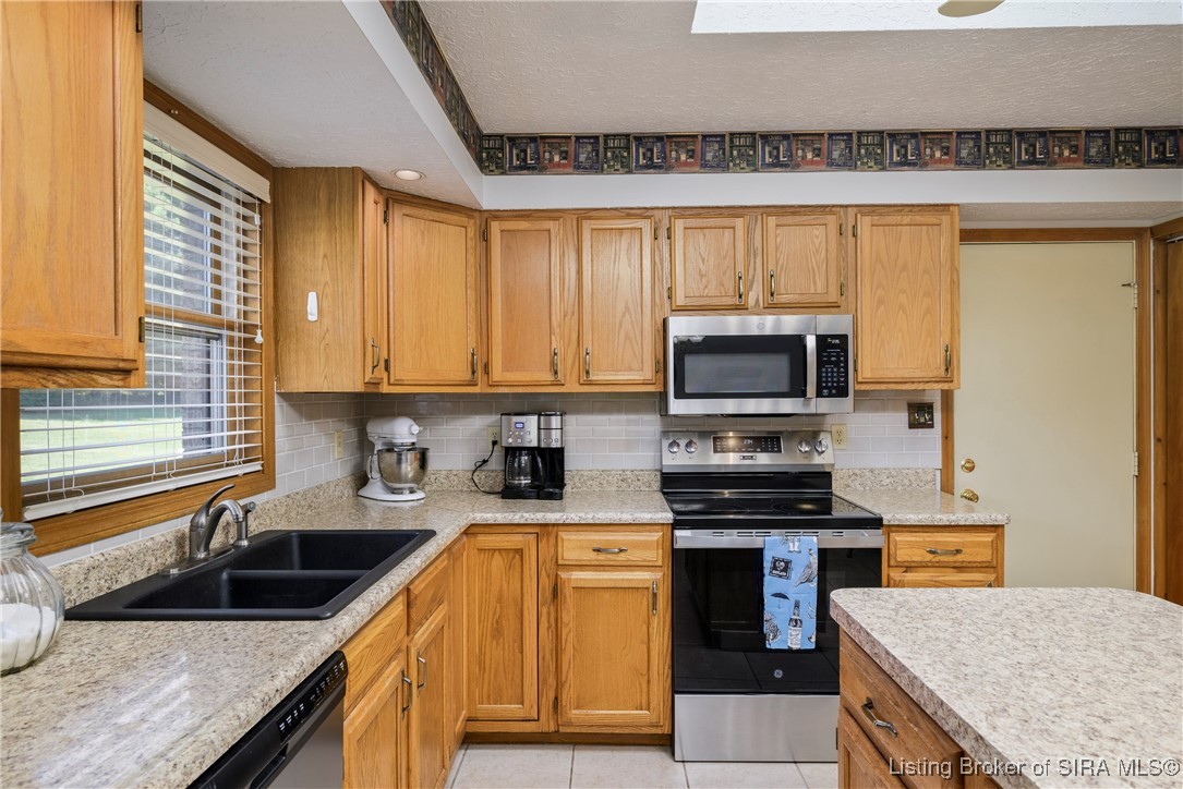 6415 Meadow Oak Drive