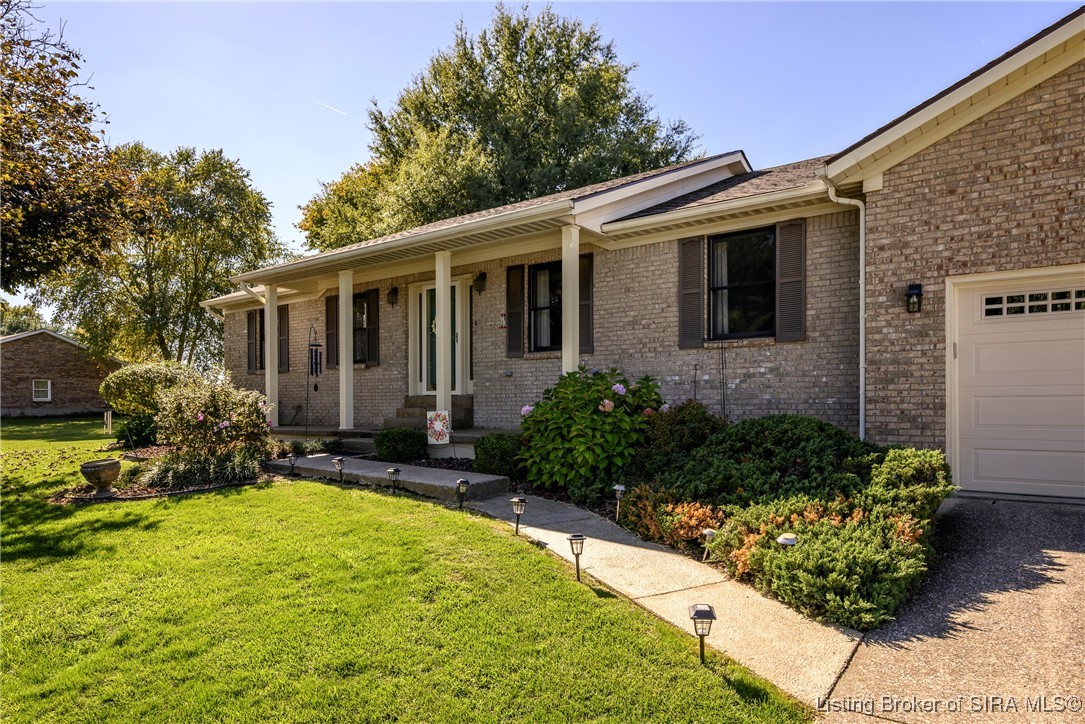 6415 Meadow Oak Drive