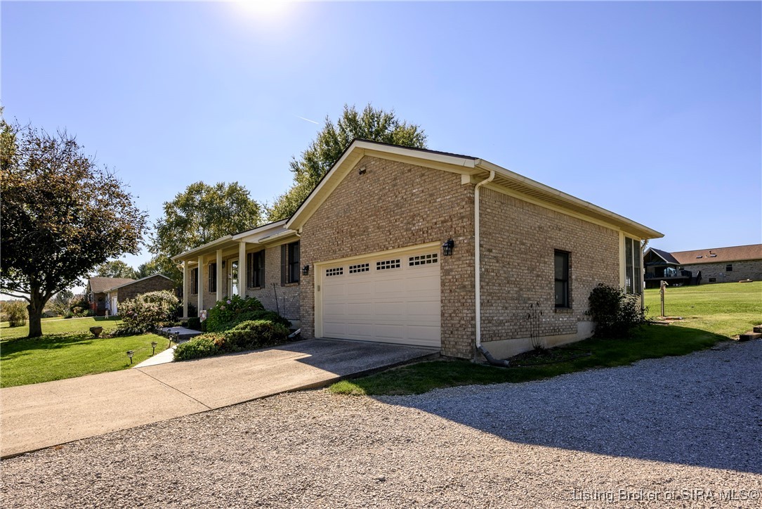 6415 Meadow Oak Drive