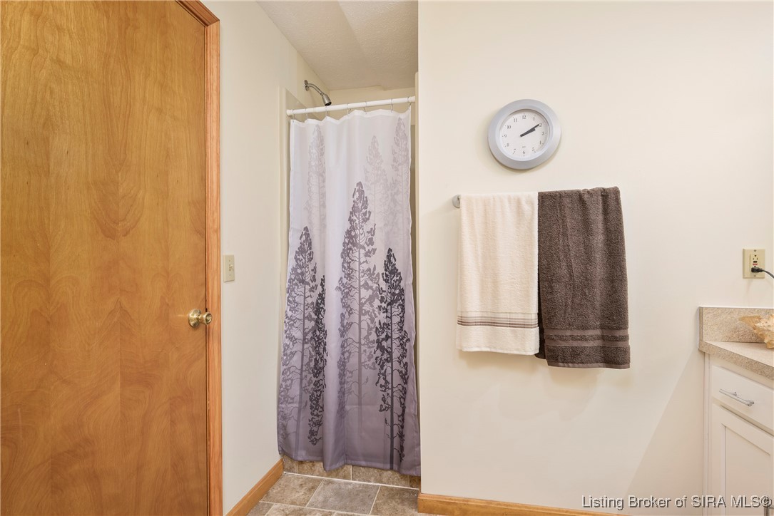 6415 Meadow Oak Drive