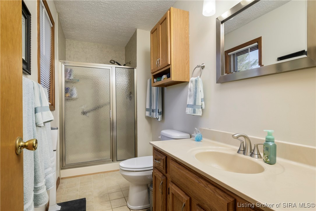 6415 Meadow Oak Drive