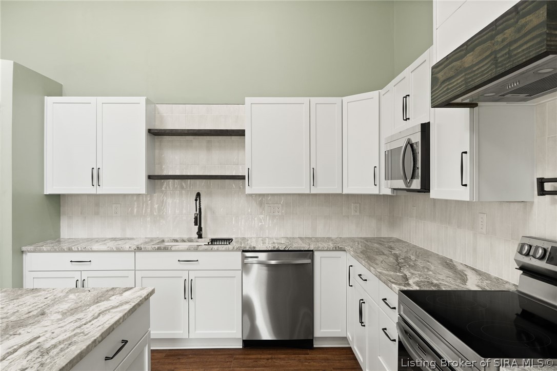 3015 Creek Ridge Drive