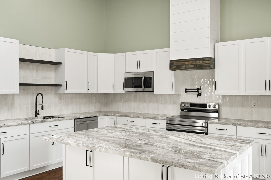 3015 Creek Ridge Drive