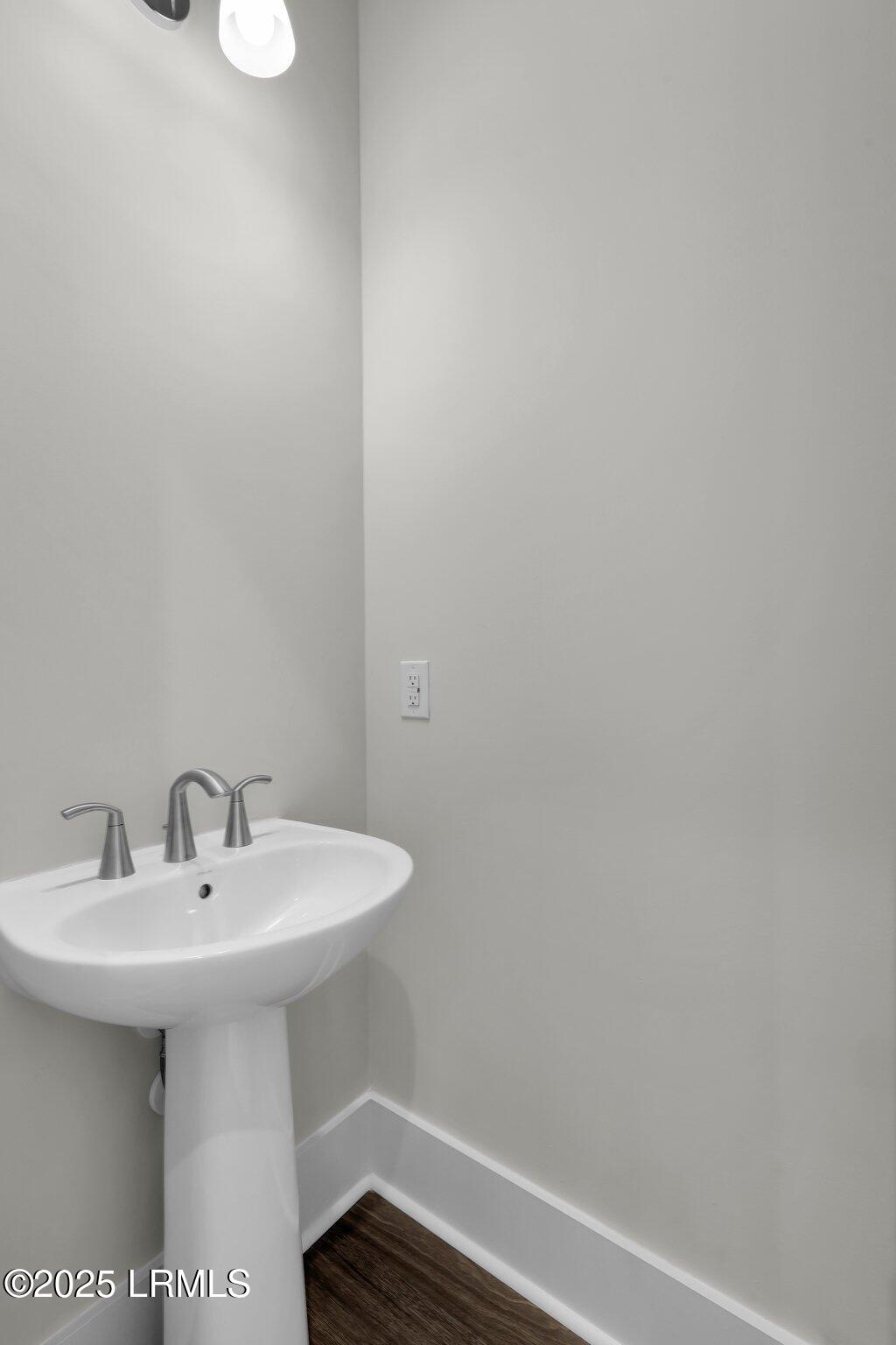 34 Pondhawk Road