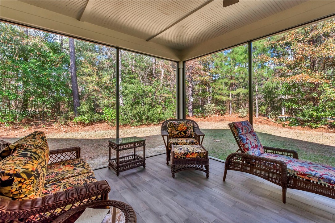 82 Groveview Avenue