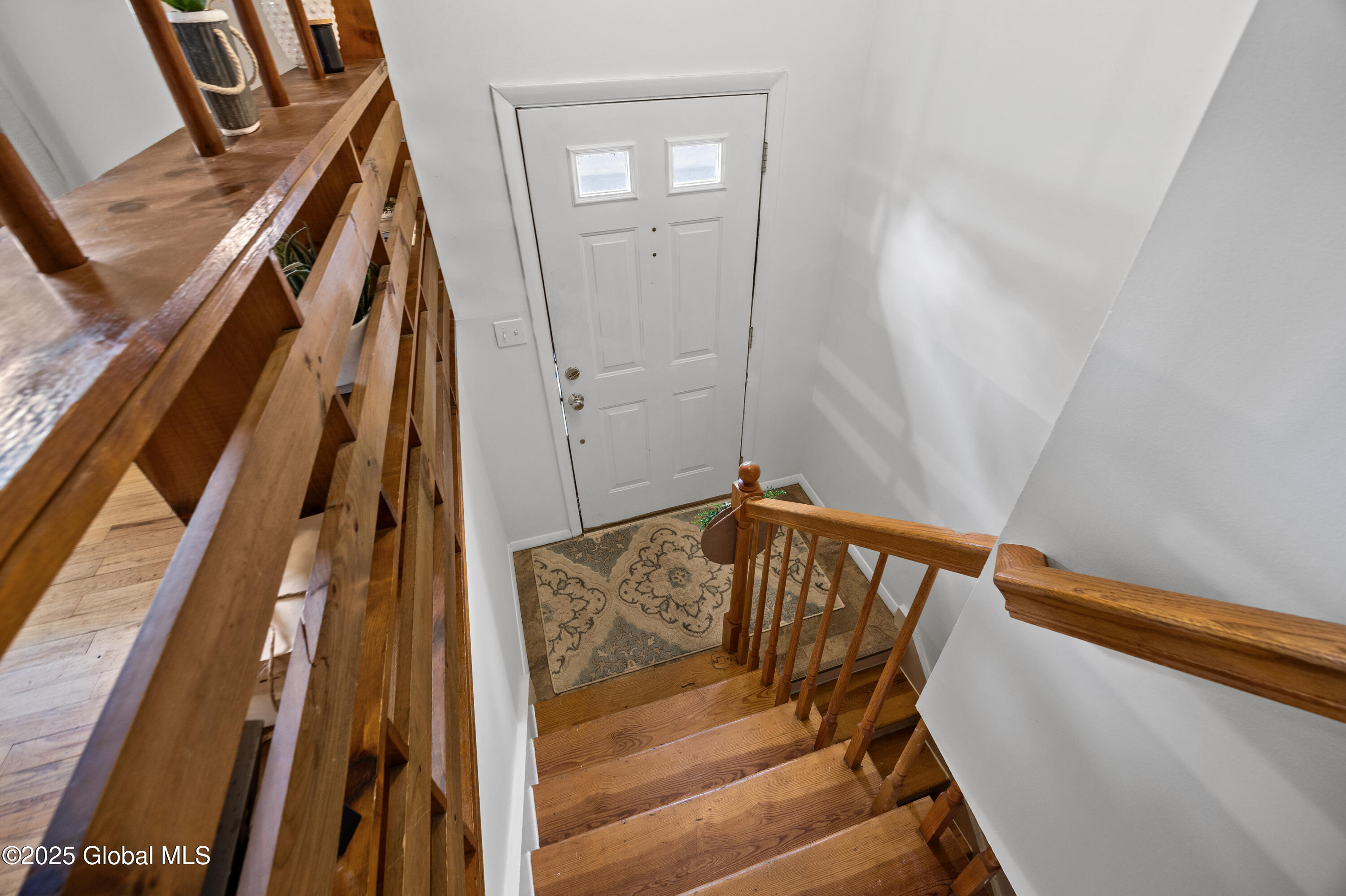 25 Lamplighter Lane Lane