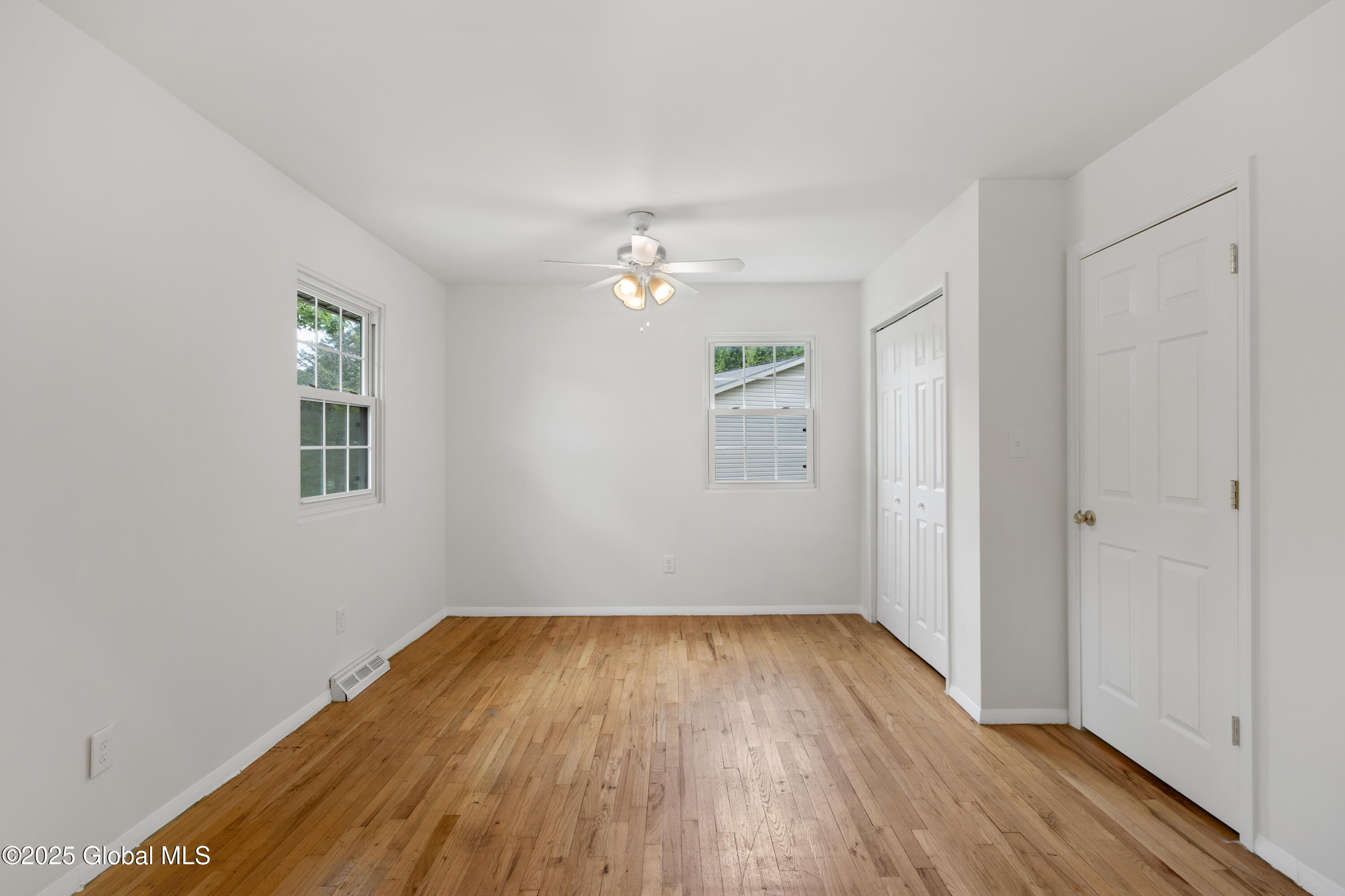 25 Lamplighter Lane Lane