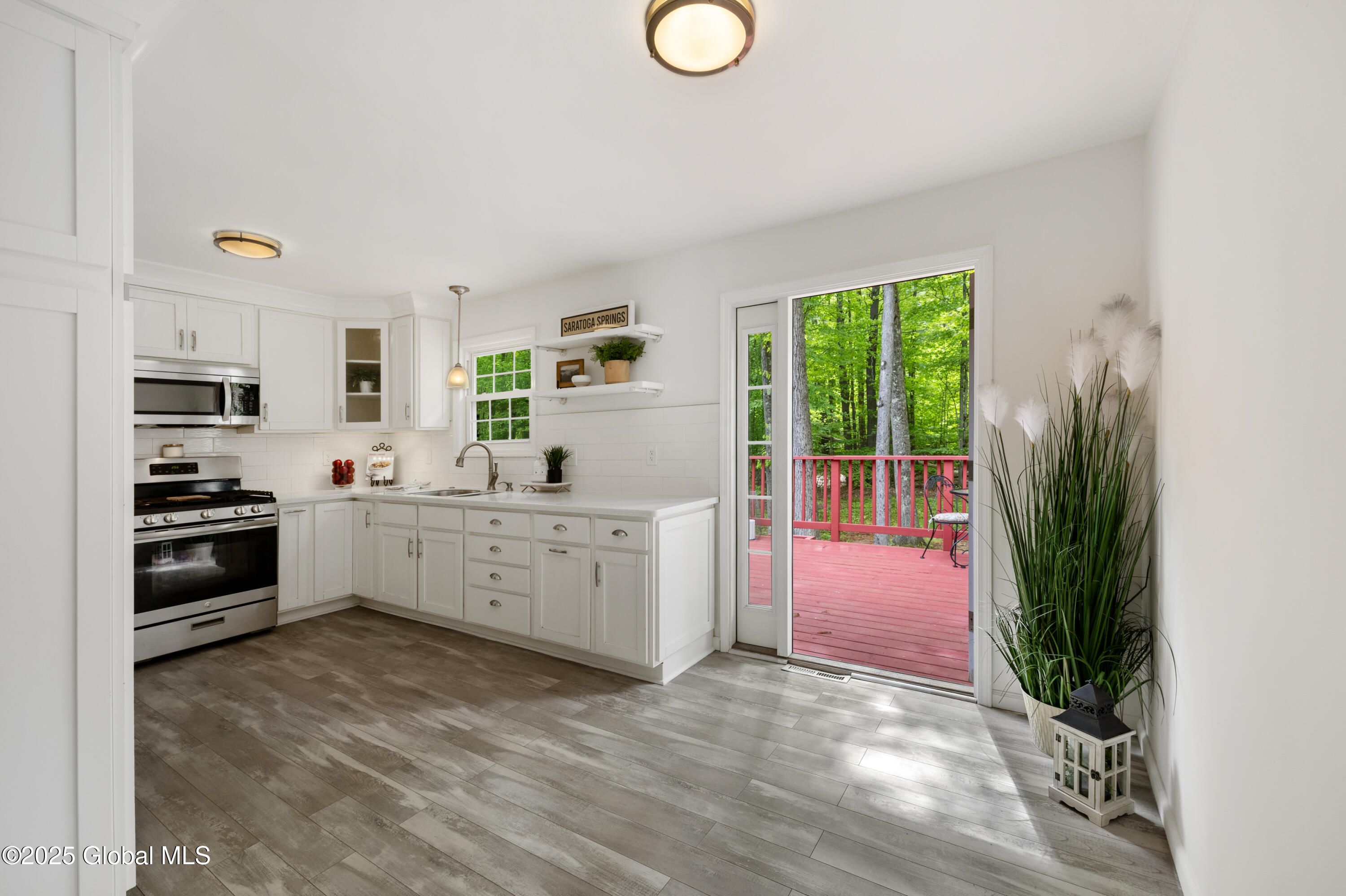 25 Lamplighter Lane Lane