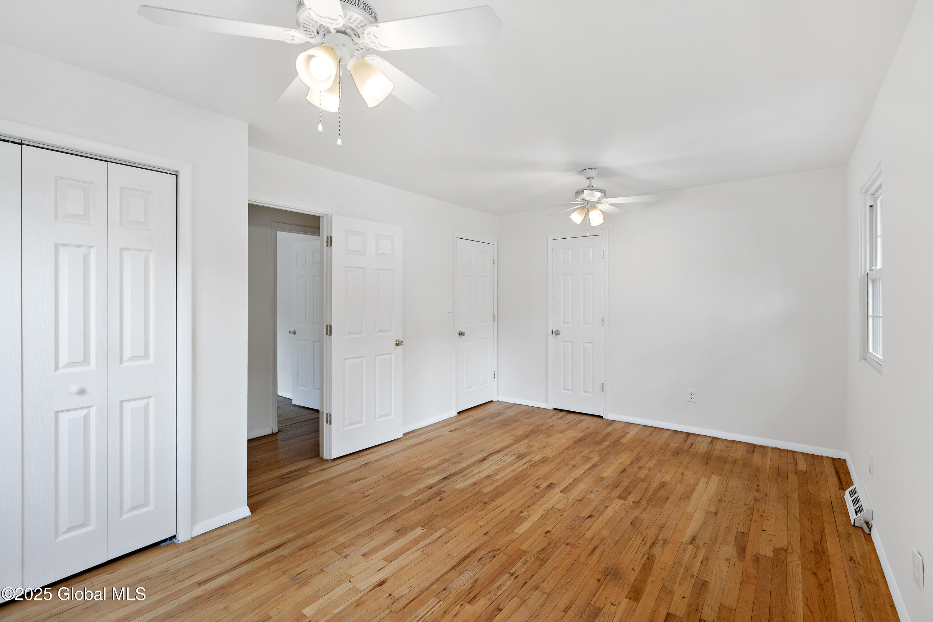 25 Lamplighter Lane Lane