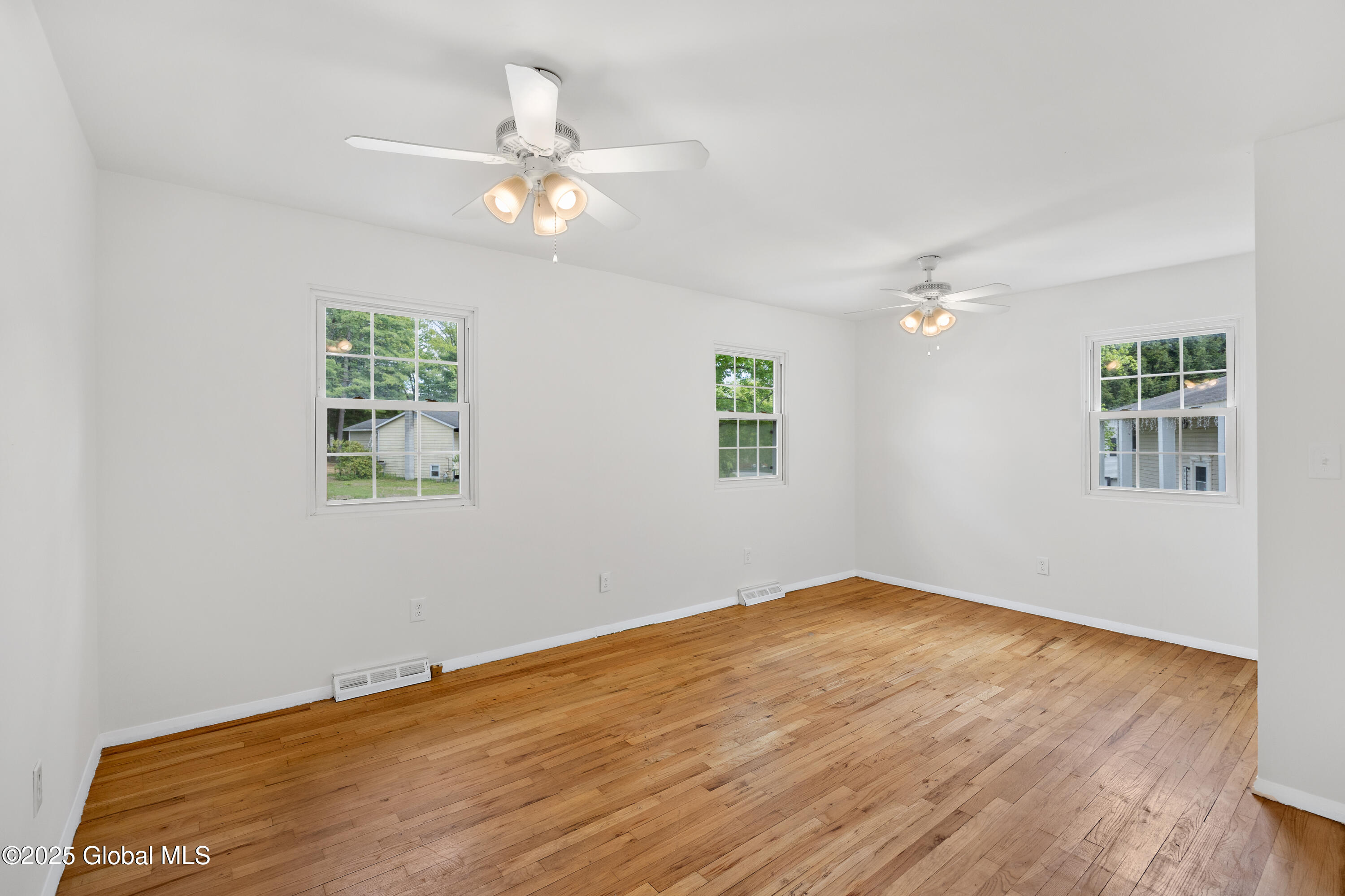25 Lamplighter Lane Lane