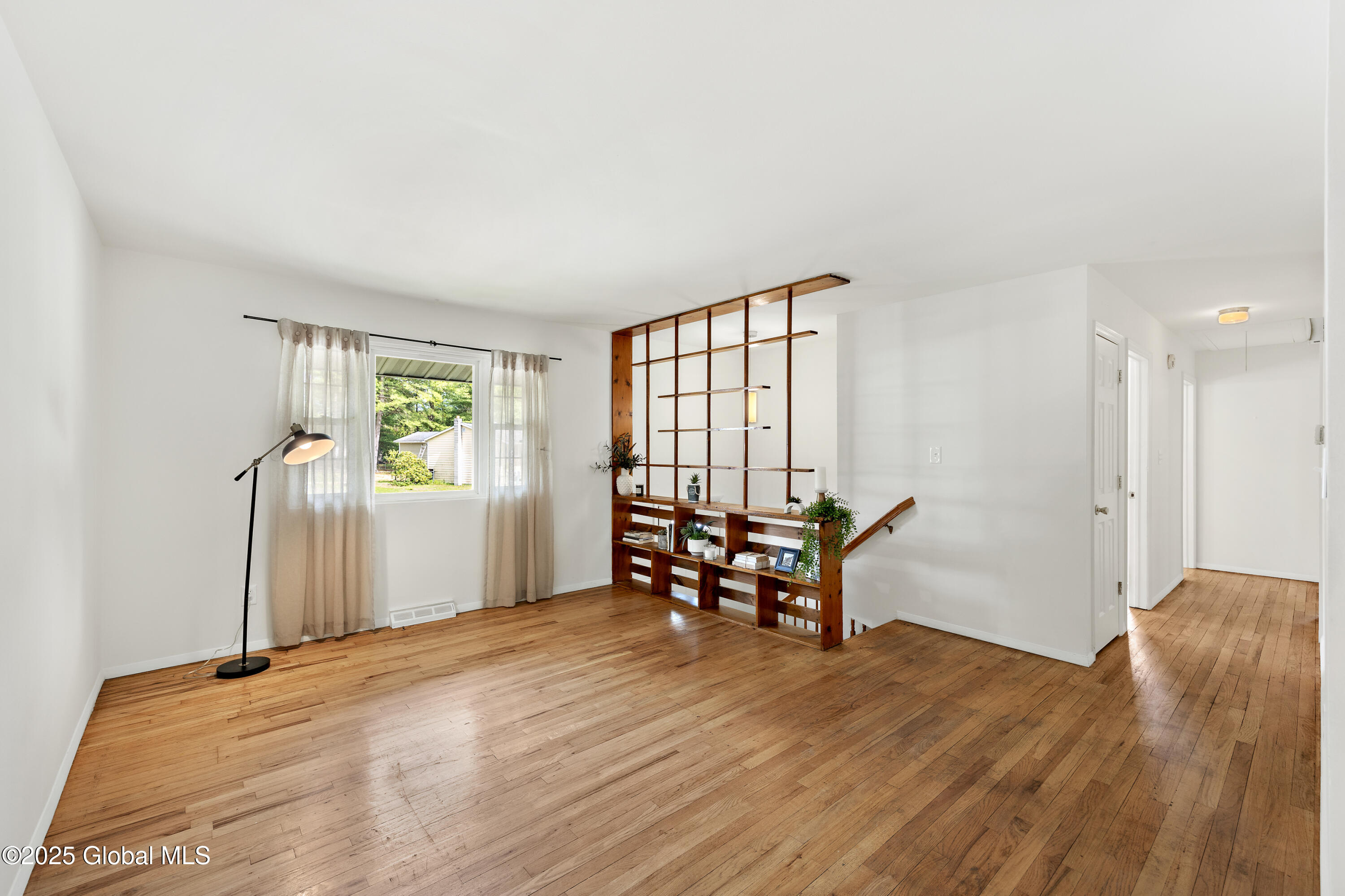 25 Lamplighter Lane Lane