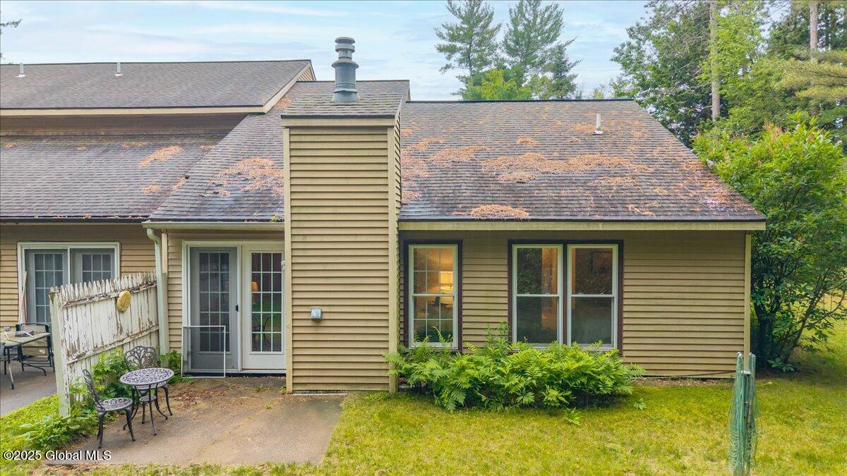 16 Whispering Pines Road