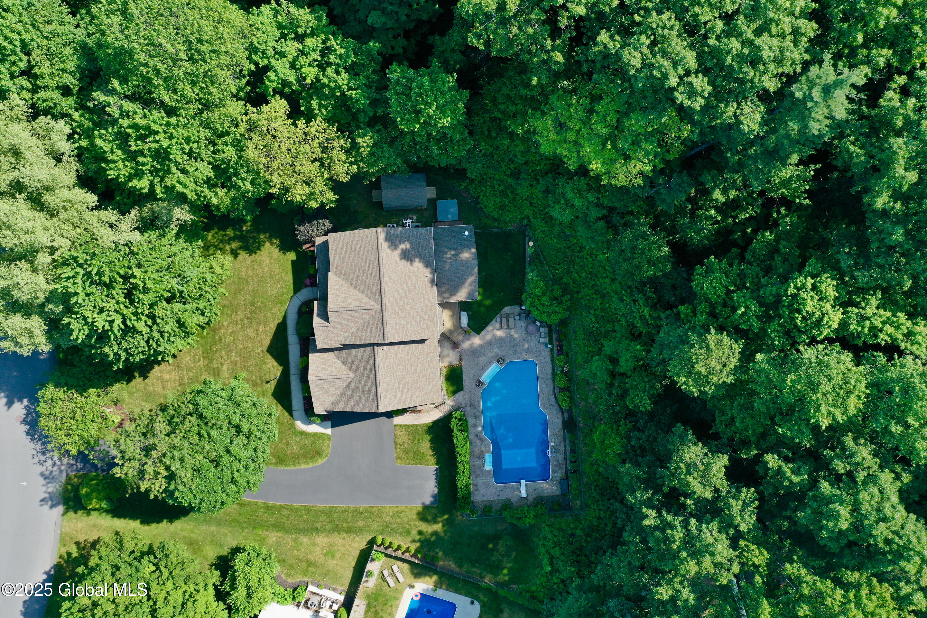 43 Leonardo Drive