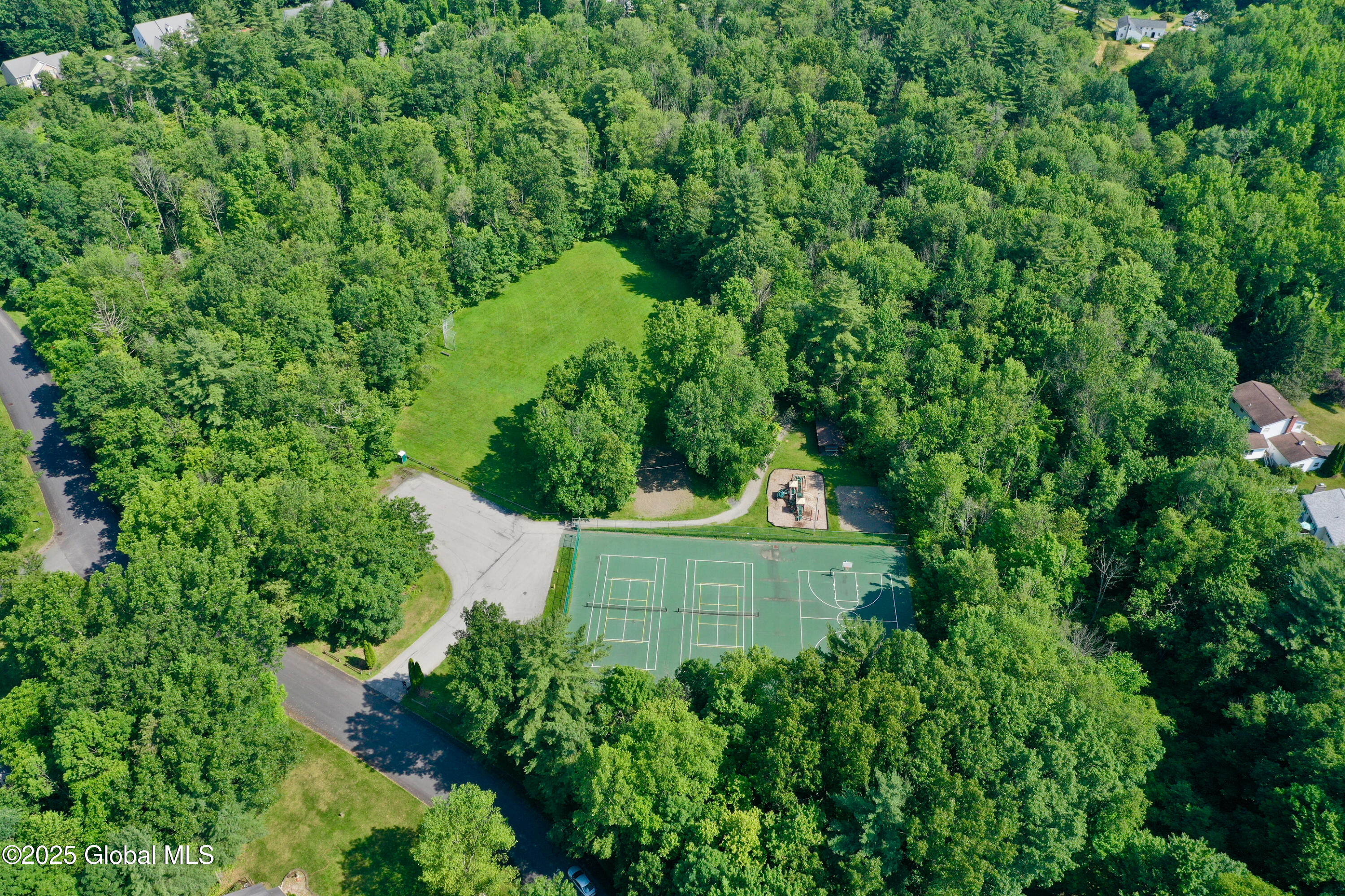 43 Leonardo Drive