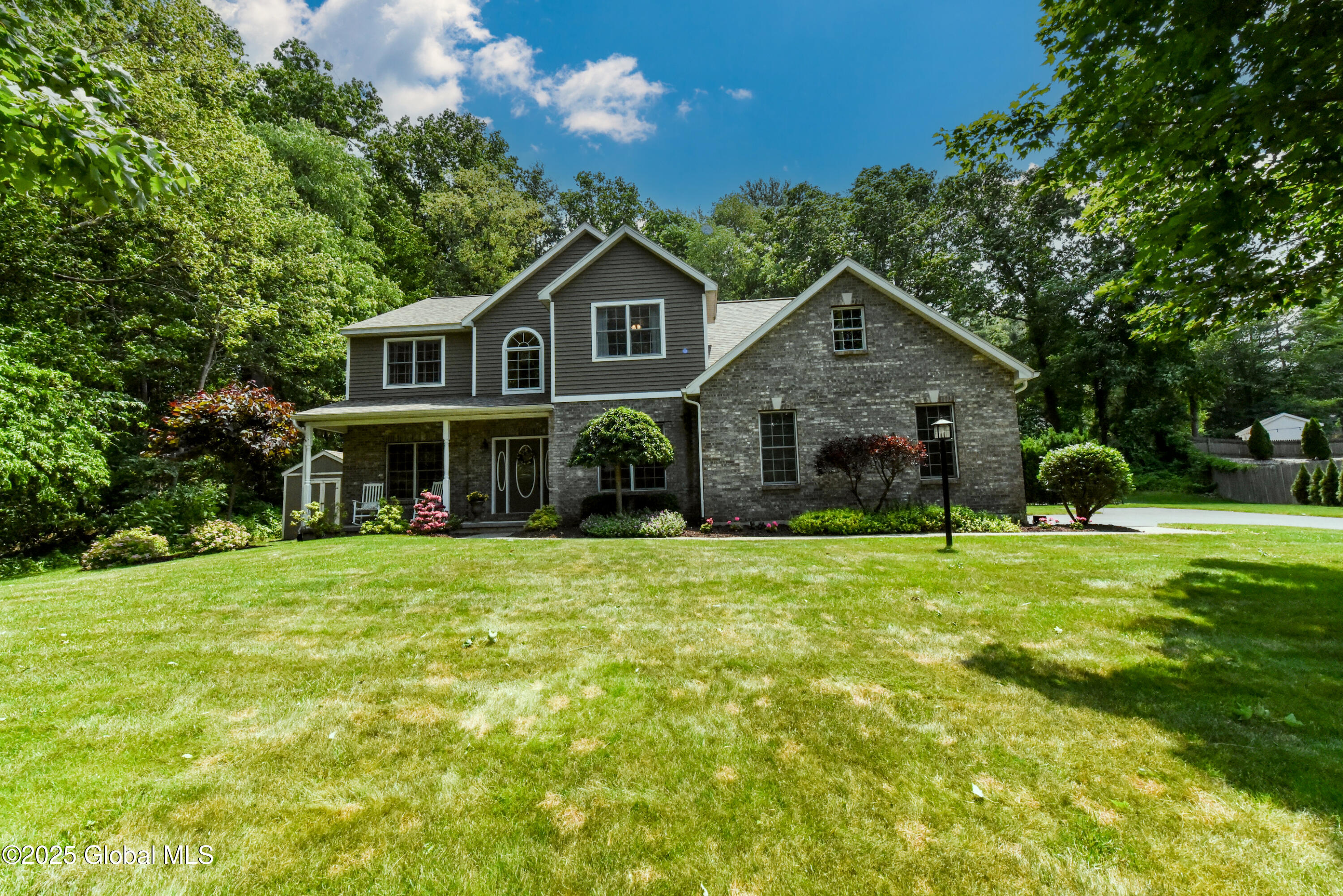 43 Leonardo Drive